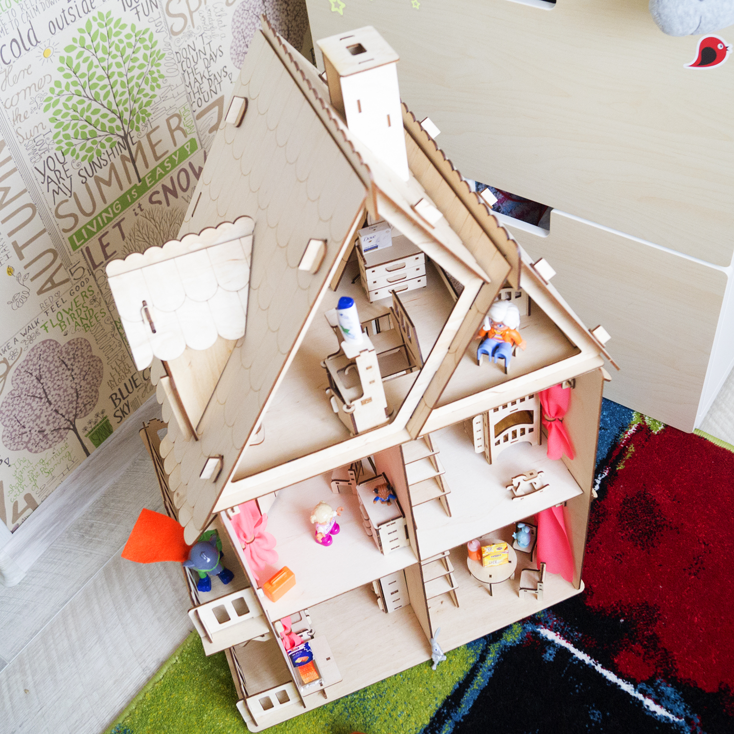 Трехэтажный дом для кукол с набором мебели 4 шт
